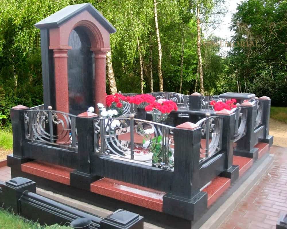 Виды кованого декора могилы на кладбище