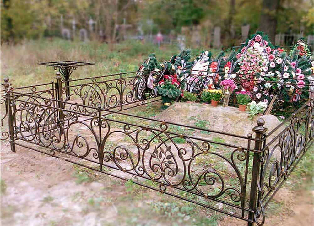 Варианты оградок на могилу фото